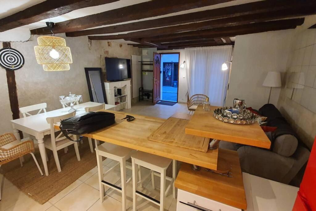 MAISON GÎTE ENTIER EN HYPER HYPER CENTRE AUX COEUR DES HALLES de TOURS de 2 à 7 PERSONNES Exterior foto