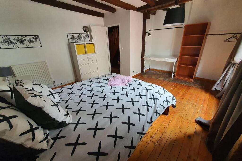 MAISON GÎTE ENTIER EN HYPER HYPER CENTRE AUX COEUR DES HALLES de TOURS de 2 à 7 PERSONNES Exterior foto