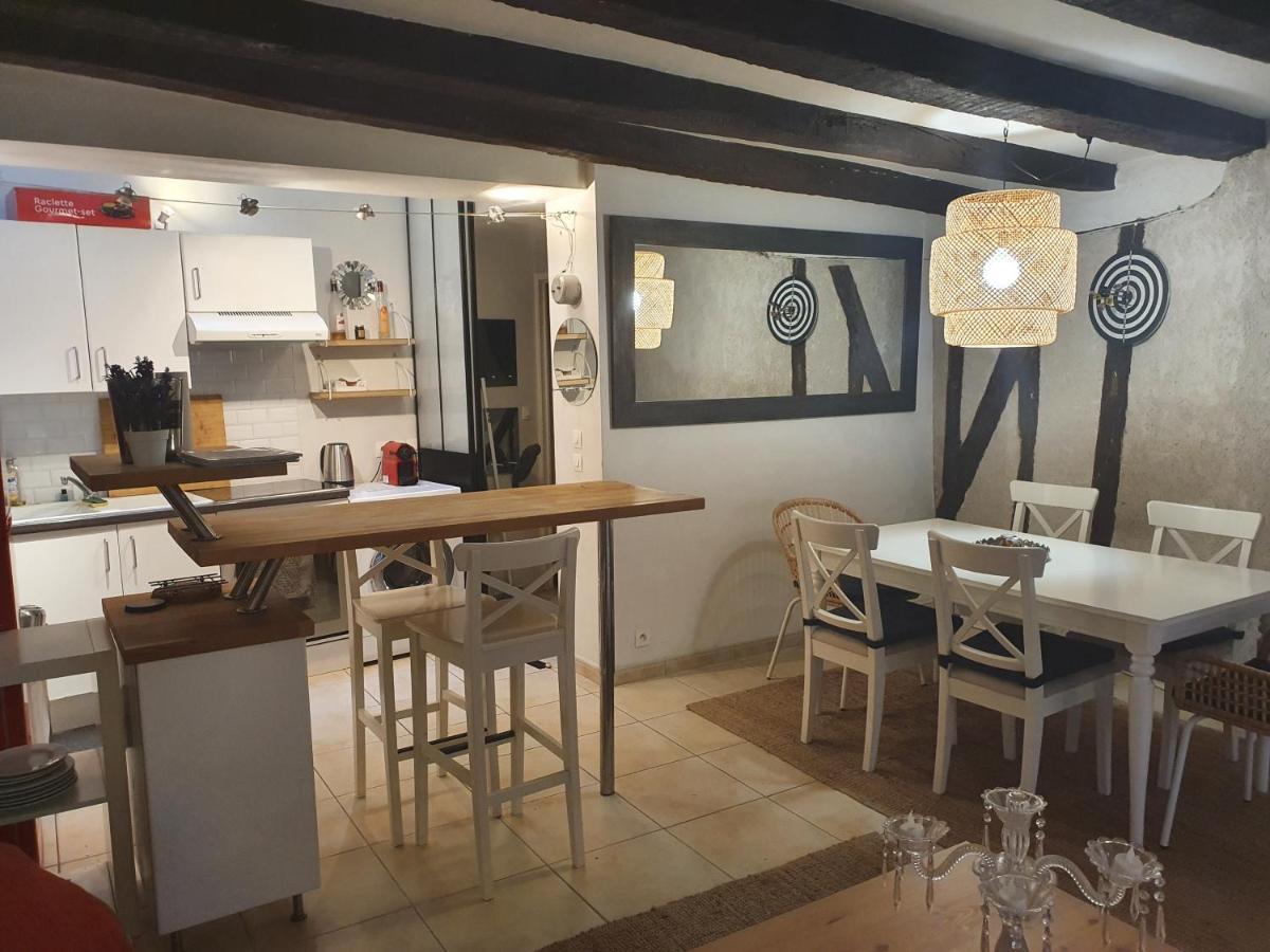 MAISON GÎTE ENTIER EN HYPER HYPER CENTRE AUX COEUR DES HALLES de TOURS de 2 à 7 PERSONNES Exterior foto