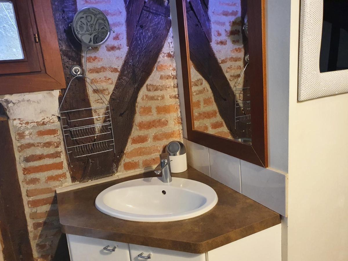 MAISON GÎTE ENTIER EN HYPER HYPER CENTRE AUX COEUR DES HALLES de TOURS de 2 à 7 PERSONNES Exterior foto